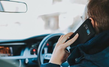 mobile-phone-driving-laws-australia- THUMBNAIL globalblog'